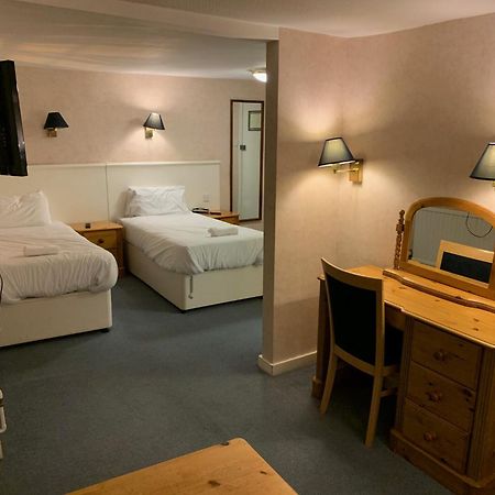 Yelf'S Hotel Ryde  Room photo