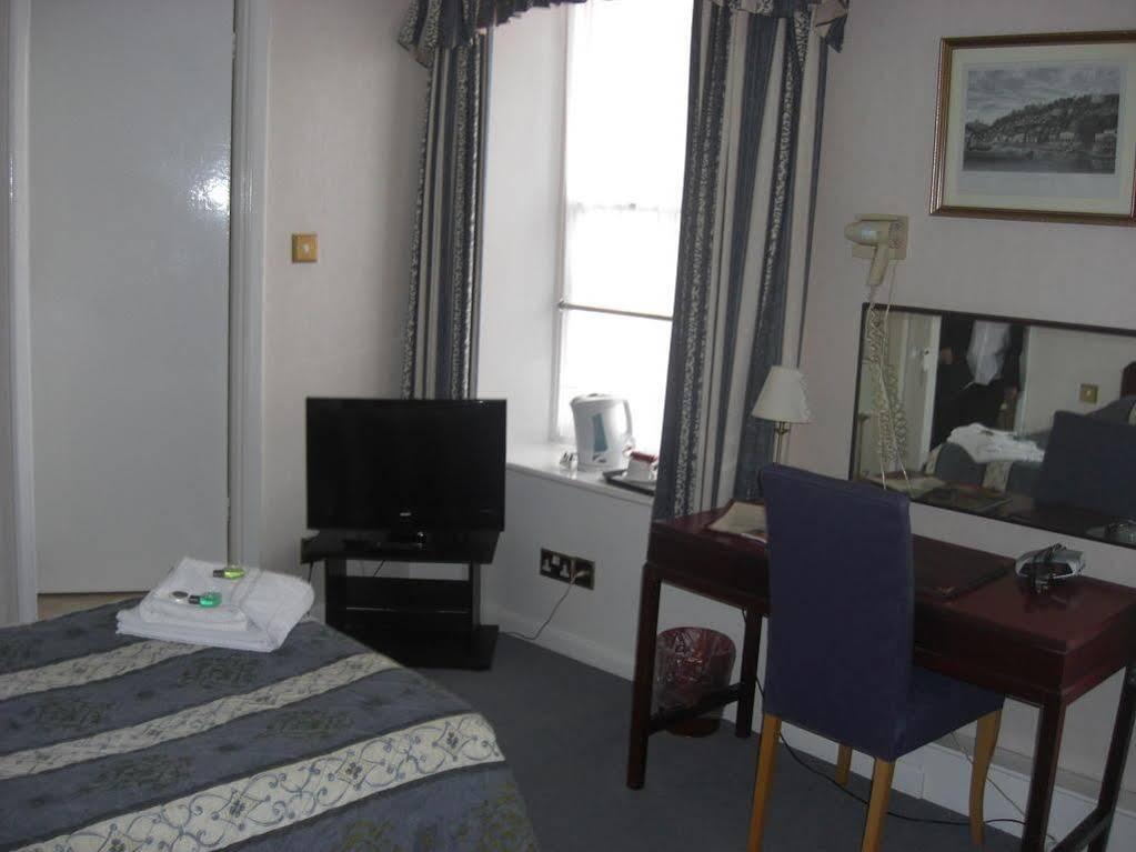 Yelf'S Hotel Ryde  Exterior photo