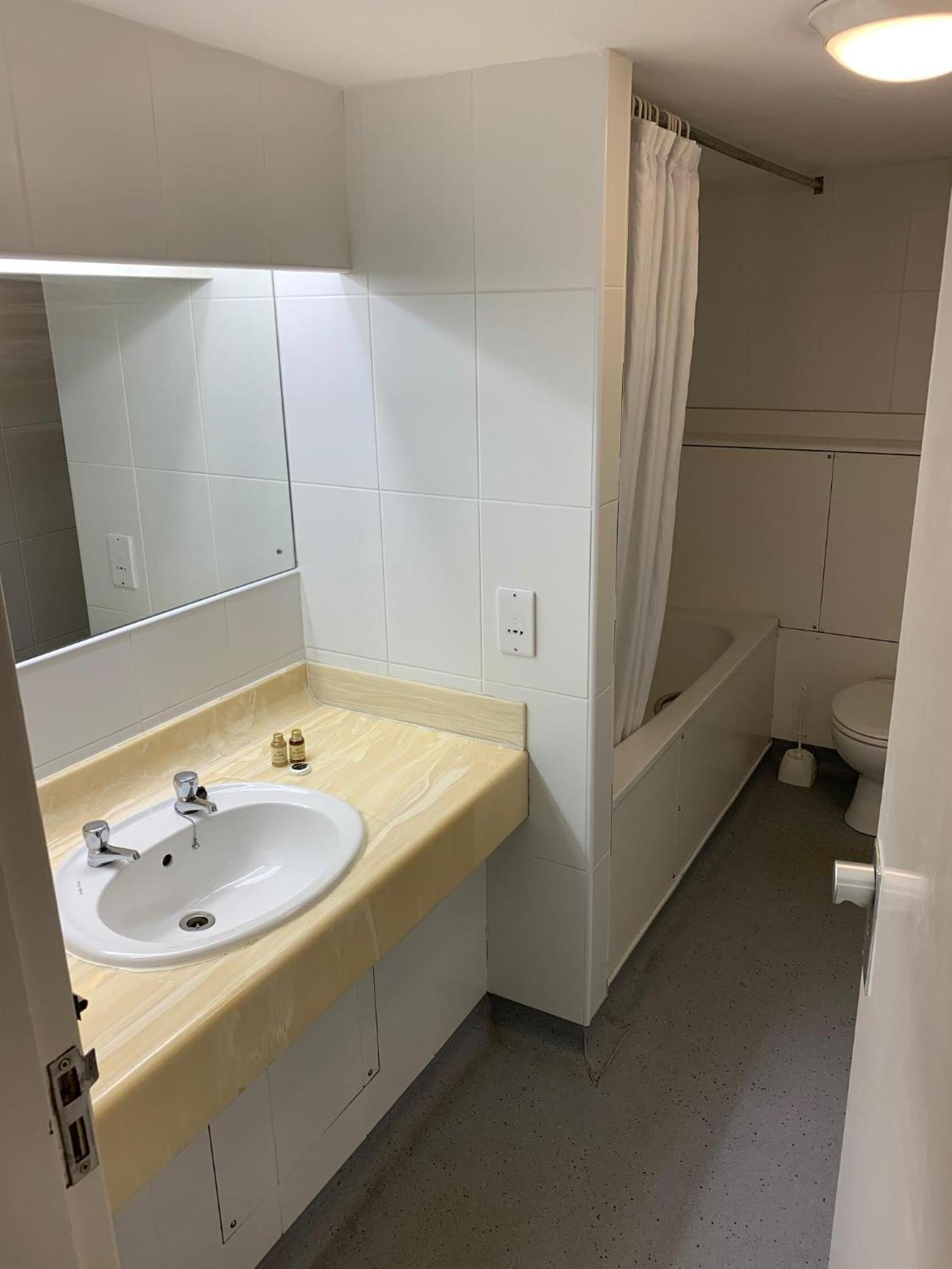 Yelf'S Hotel Ryde  Room photo