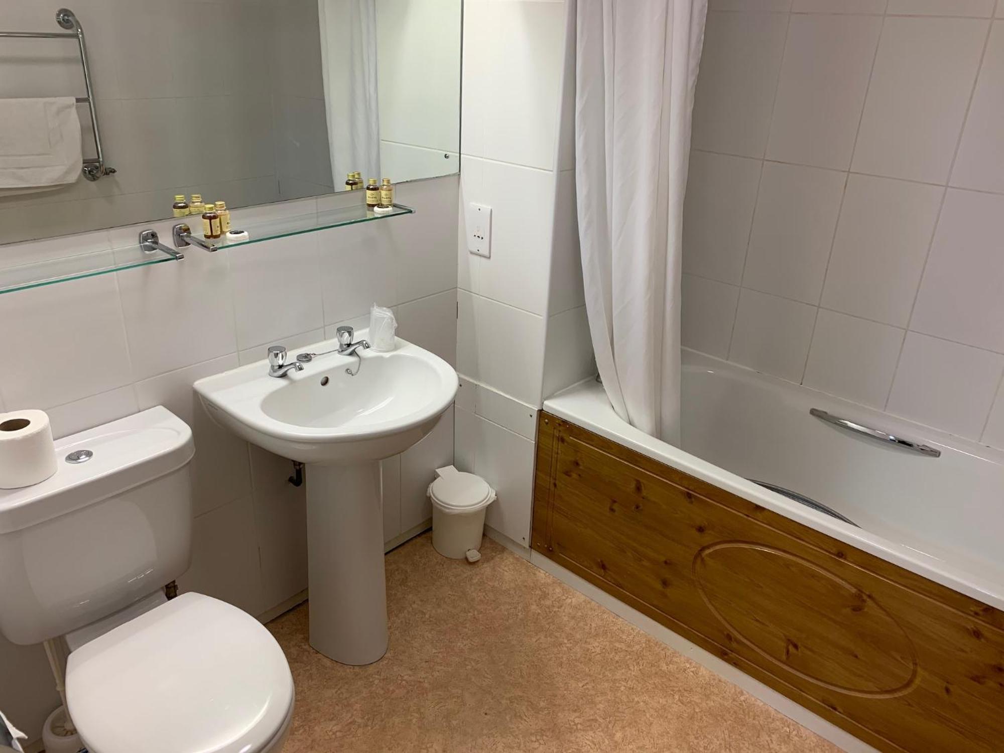 Yelf'S Hotel Ryde  Room photo